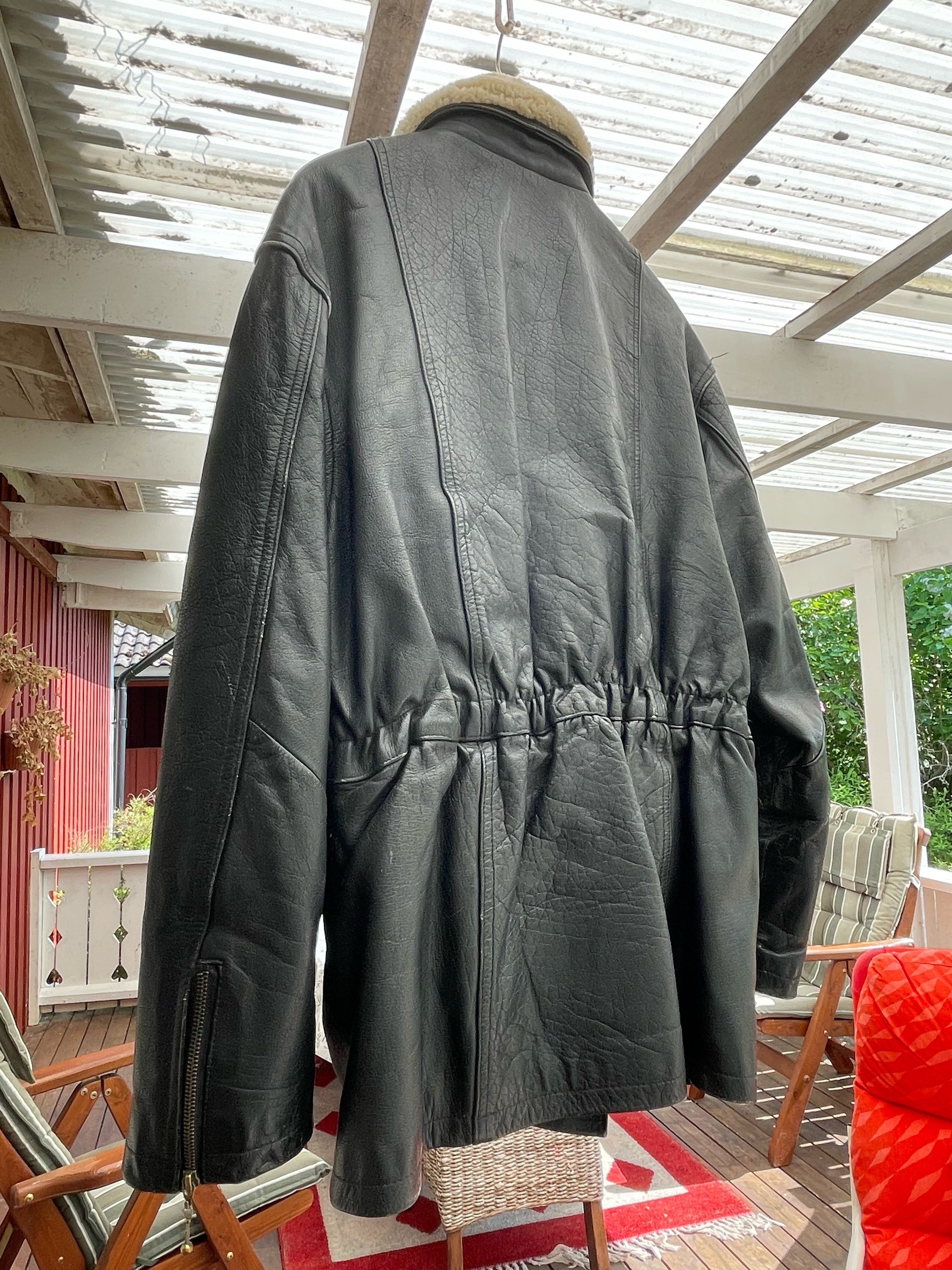Snygg vintage skinnpaj i äkta skinn för kvinnor i stl 44, 1980 tal.