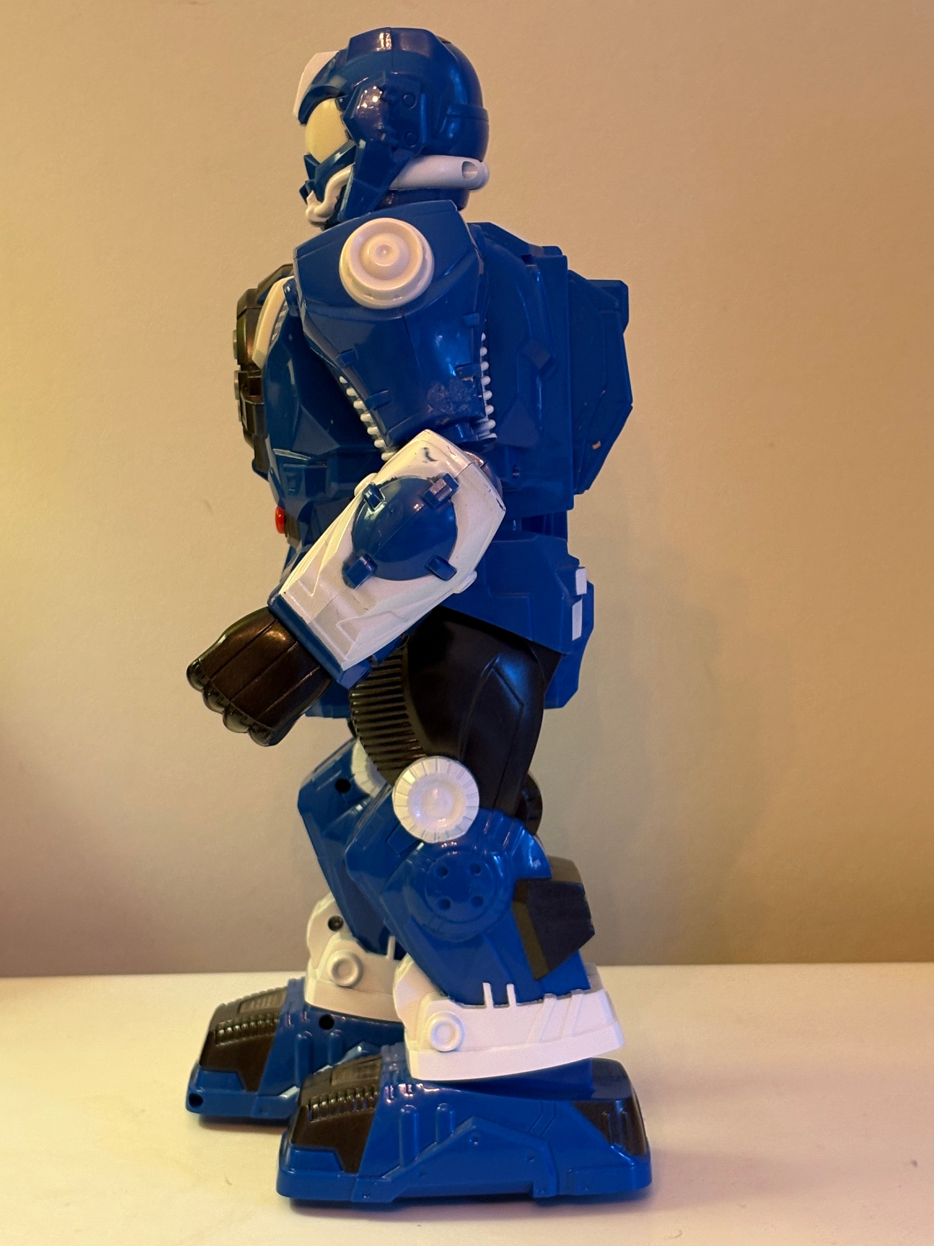 Retro Transformer med fungerande kontroll i mycket fint skick, 1980 tal.