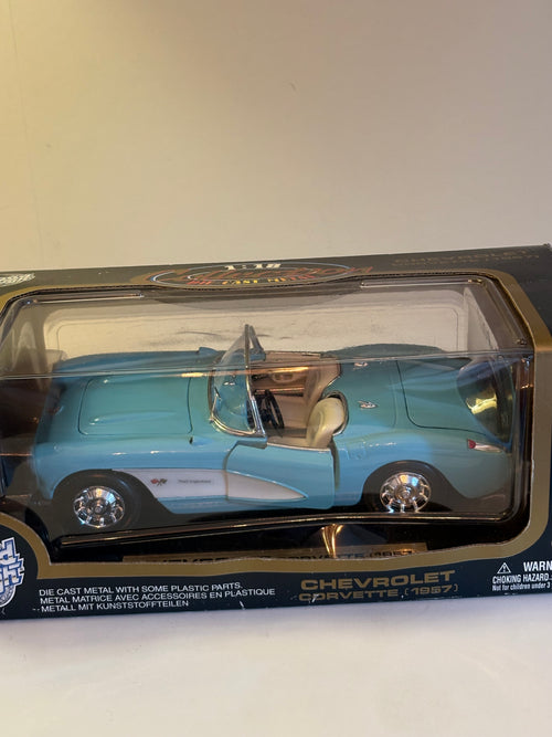 Fin modell från Road Tough en Chevrolet Corvette 1957.