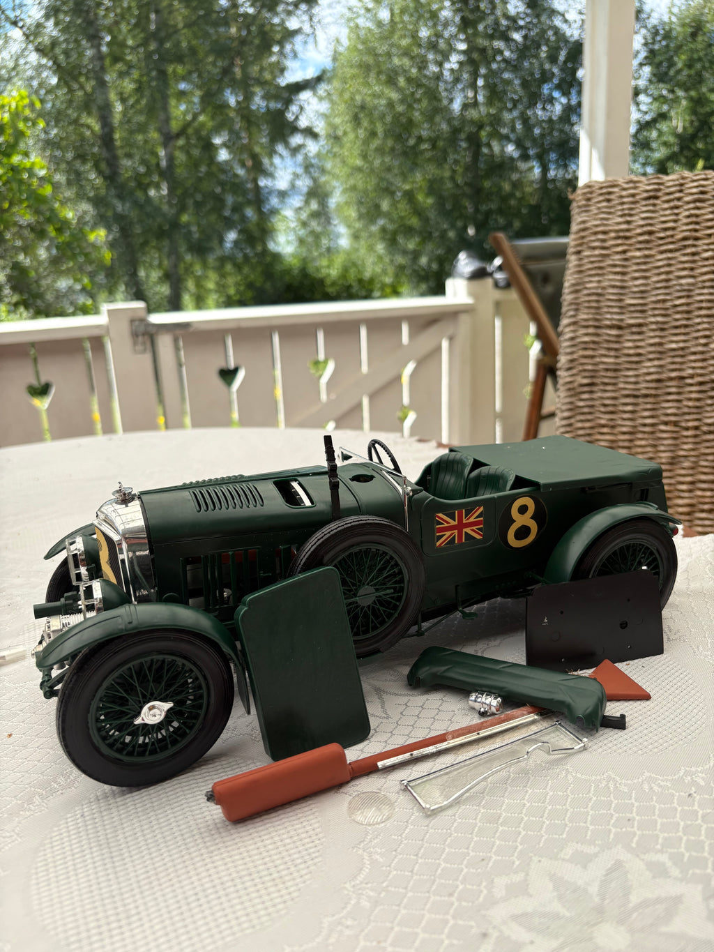Modell bil från AIRFIX Connoisseurs series, 1930 Bentley Supercharged.