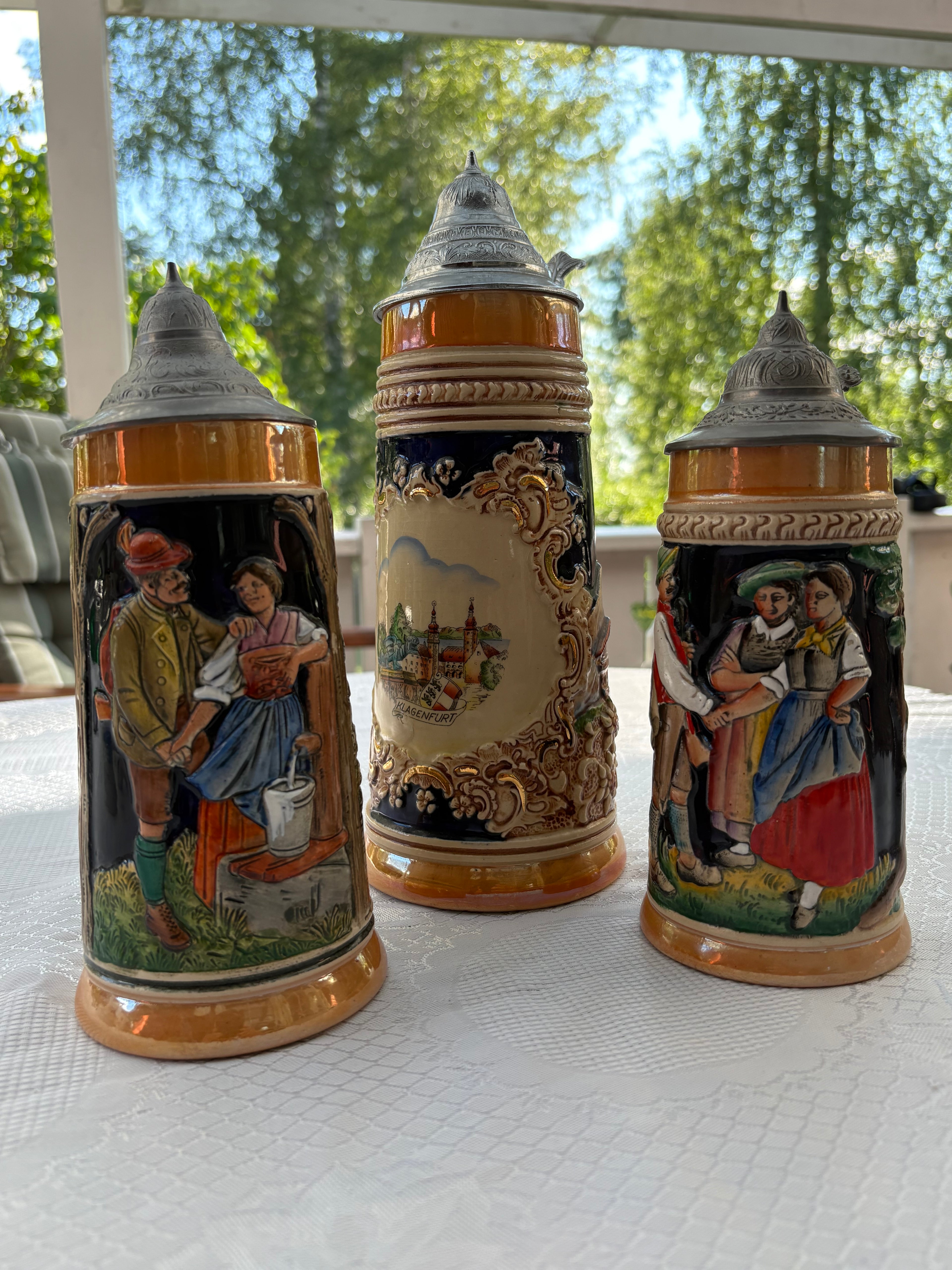 Tre st vackra vintage Tyska ölkrus i keramik med tennlock 1960 tal.