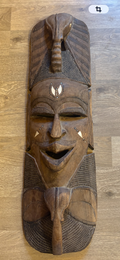 Autentisk trä ansiktsmask med tydlig centralafrikansk / Kongolesisk stil. Songye Kifwebe alt Luba inköpt i Kongo.