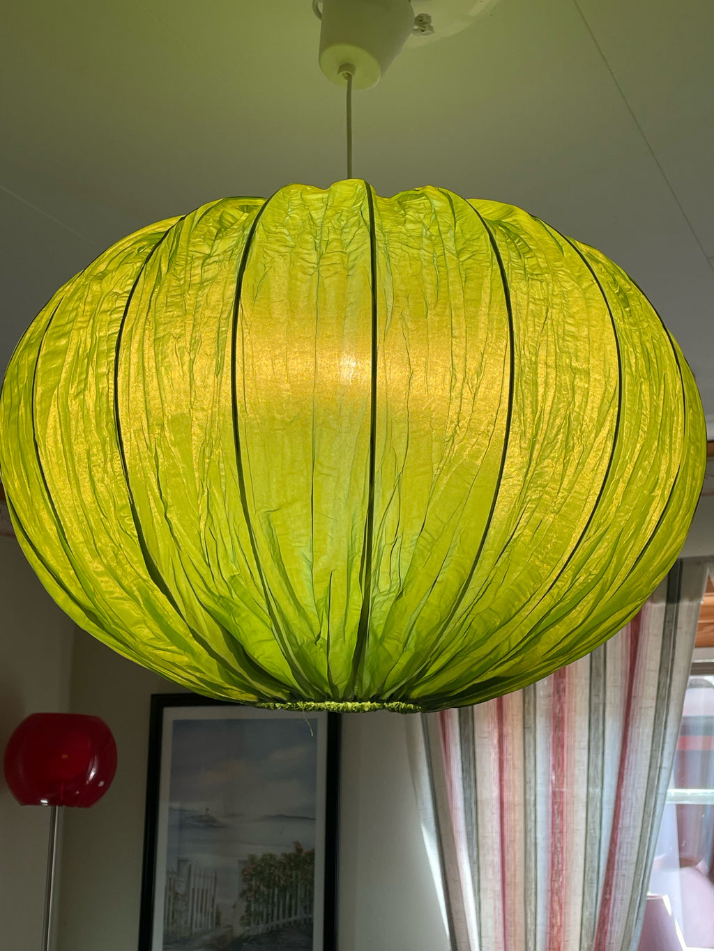 Stor läcker retro taklampa i tyg från By Ryden i fint skick.