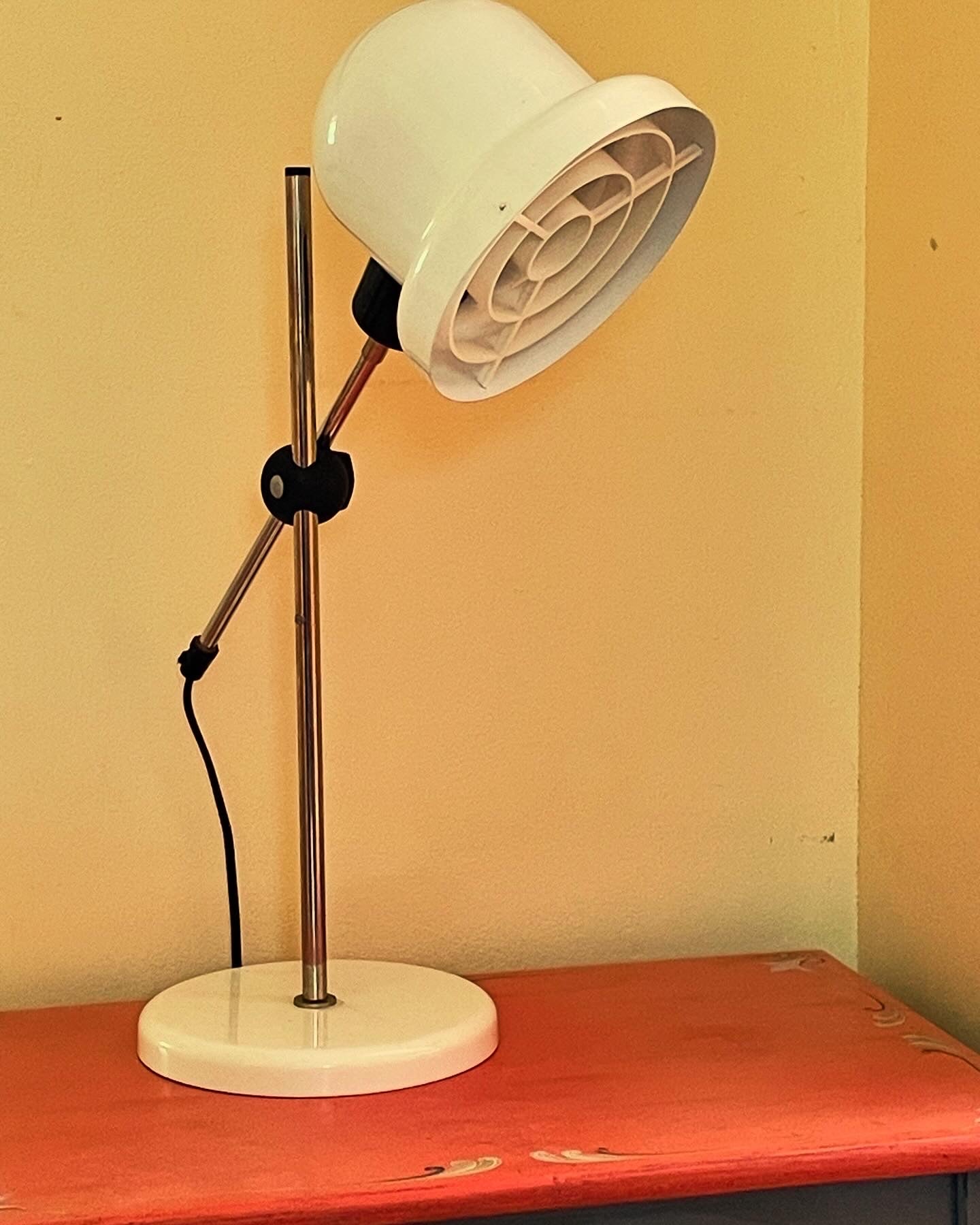 Snygg vintage skrivbordslampa från Elidus 1970 tal i nyskick.
