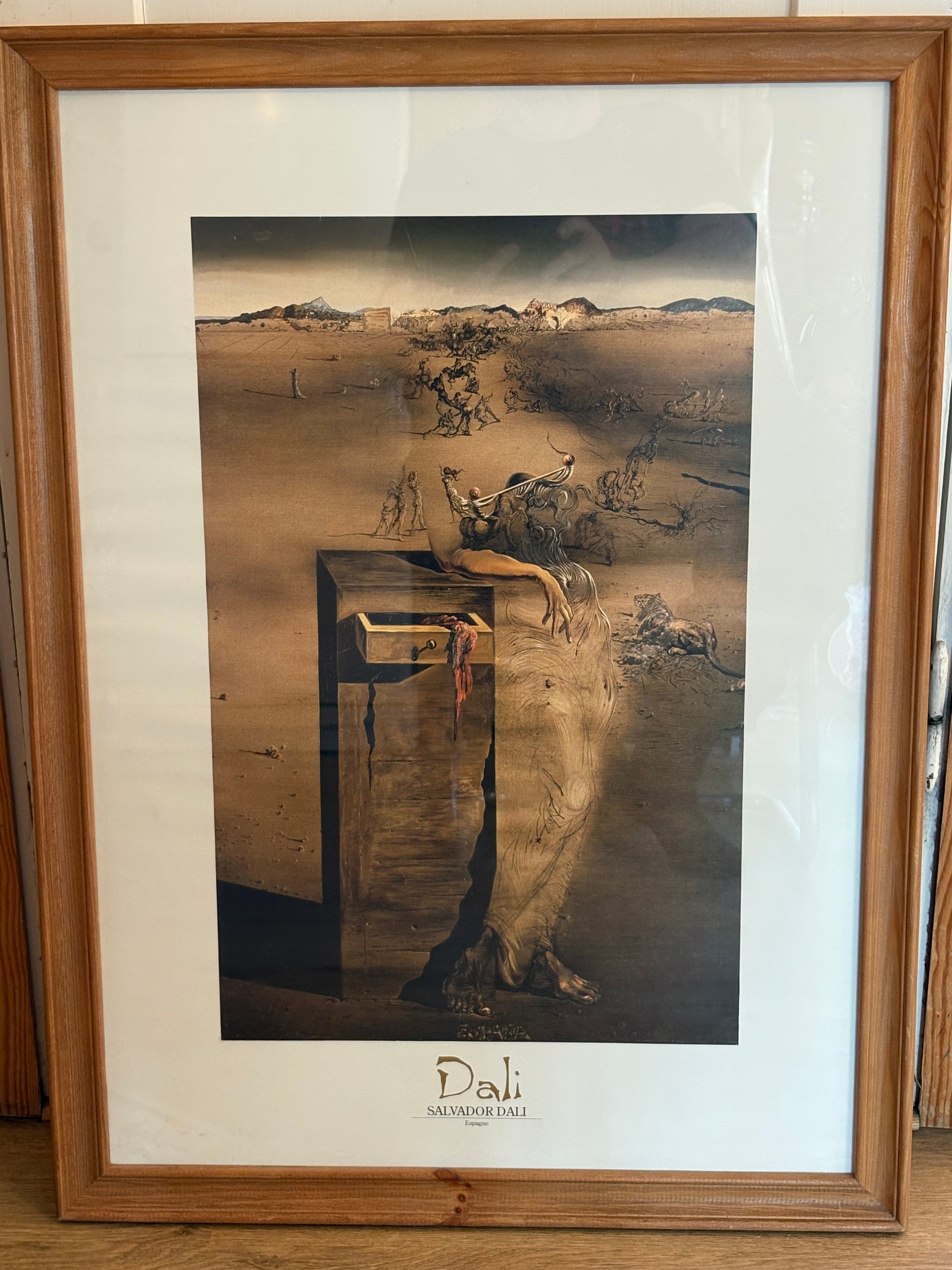 Fin poster / Salvador Dali med sitt verk ” Espania” från 1938 i nyskick.