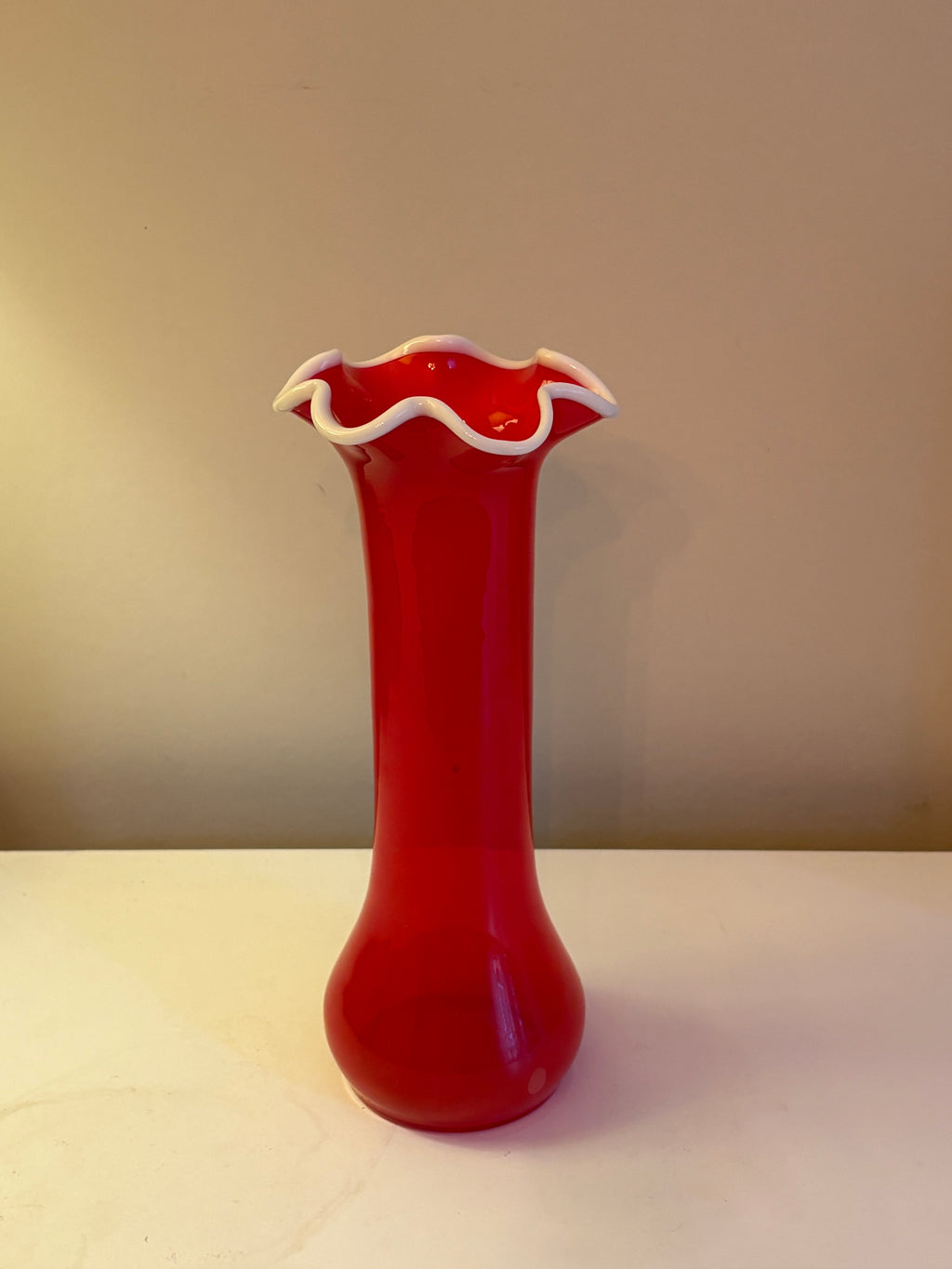 Vacker vintage hög glasvas från Murano 1950/ 60 tal i mycket fint skick.