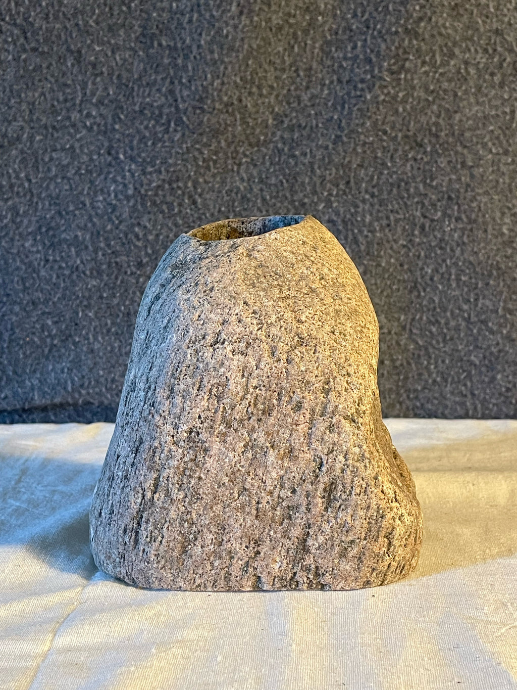 Sten ljuslykta från Granit Design i Katrineholm.