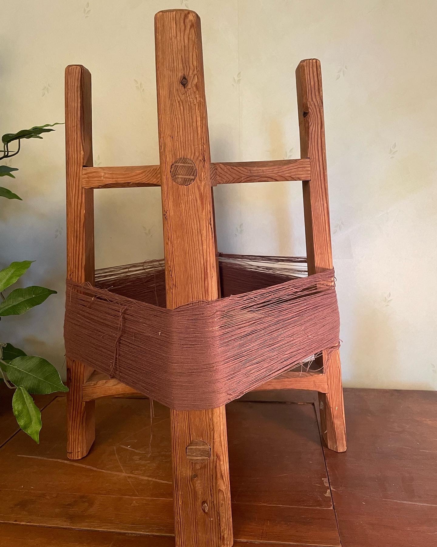 Tre st vintage garnvindor med vacker patina i fint skick.