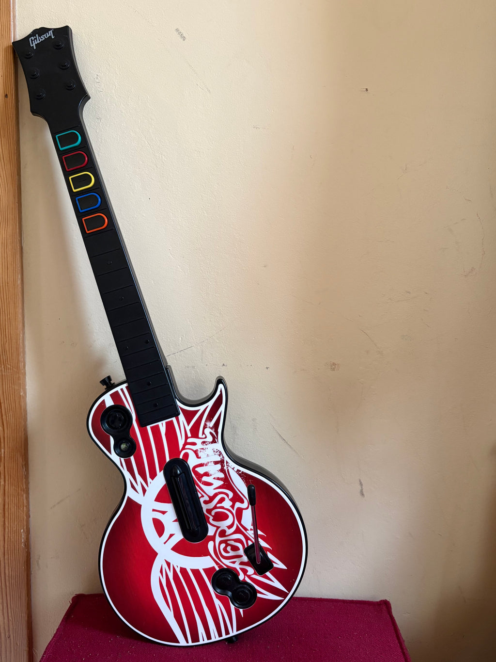 Guitar Hero gitarr till X box 360 Aerosmith Edition i nyskick.