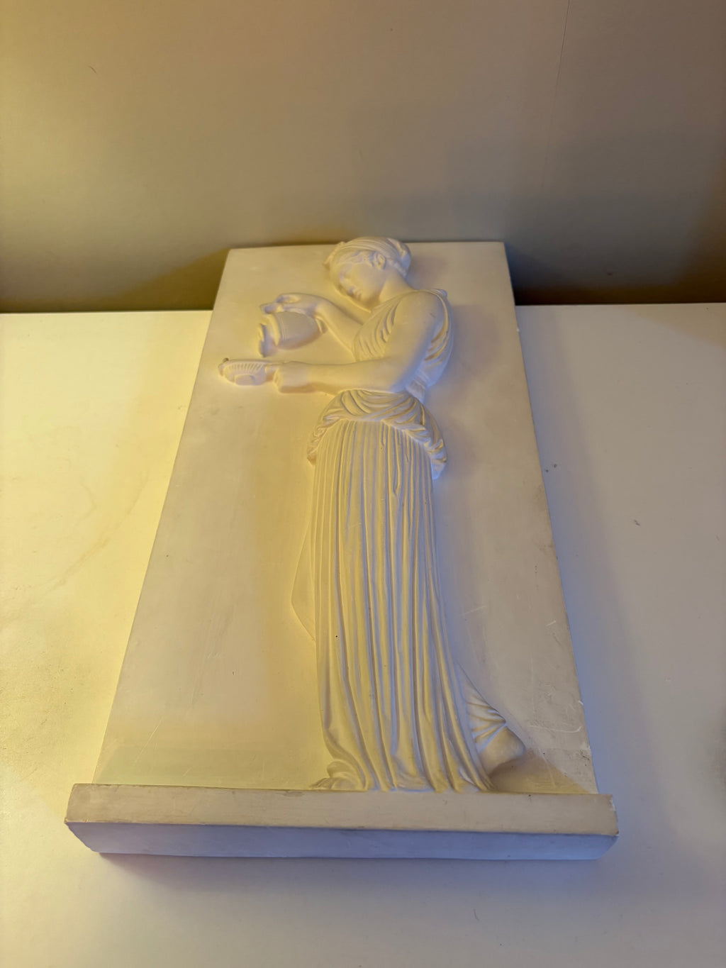 Vacker vintage gips relief ca 45 cm hög. Från Köbenhavn Eneret Lyptoteket , Carlsberg i mycket fint skick.