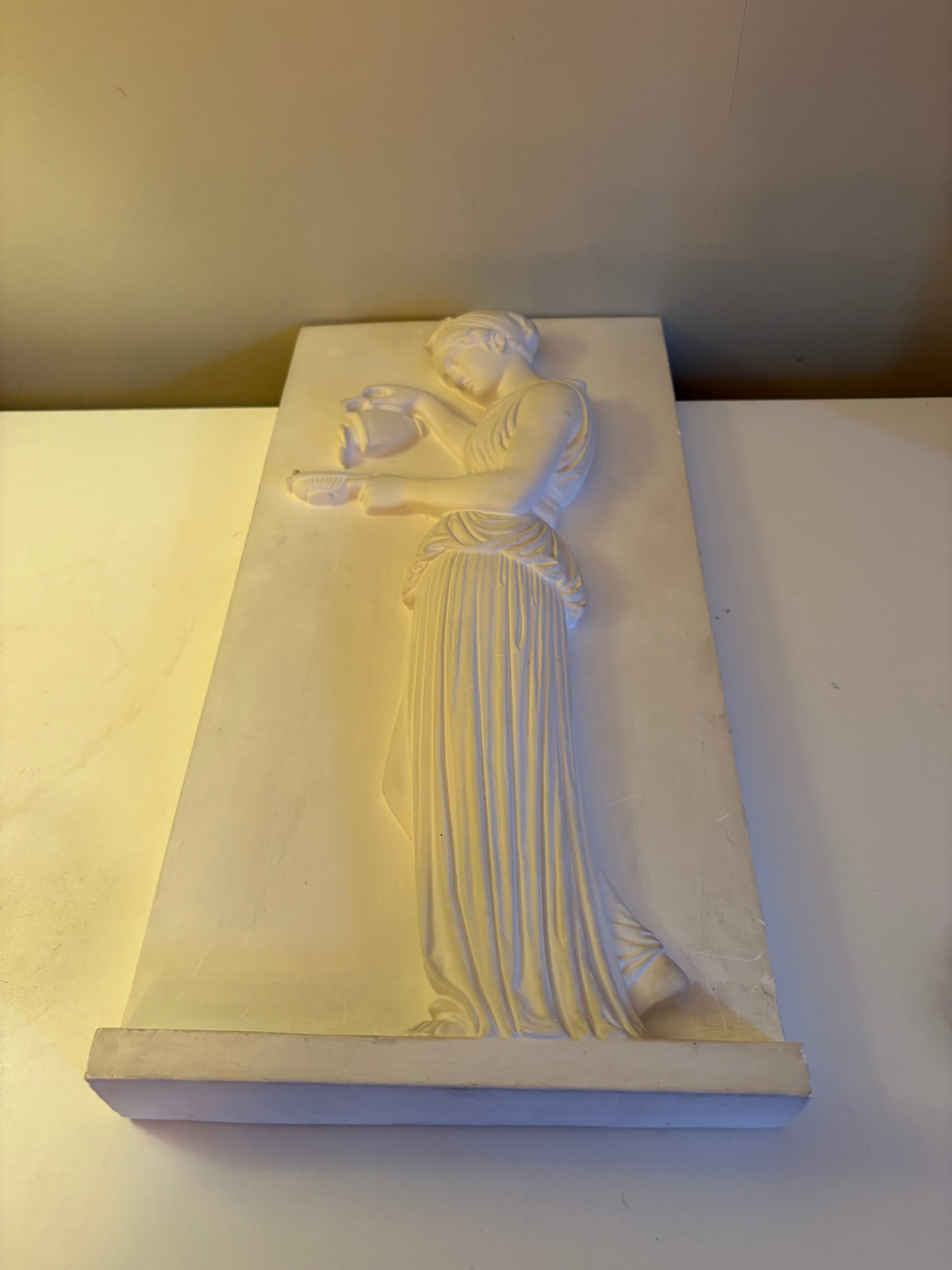 Vacker vintage gips relief ca 45 cm hög. Från Köbenhavn Eneret Lyptoteket , Carlsberg i mycket fint skick.