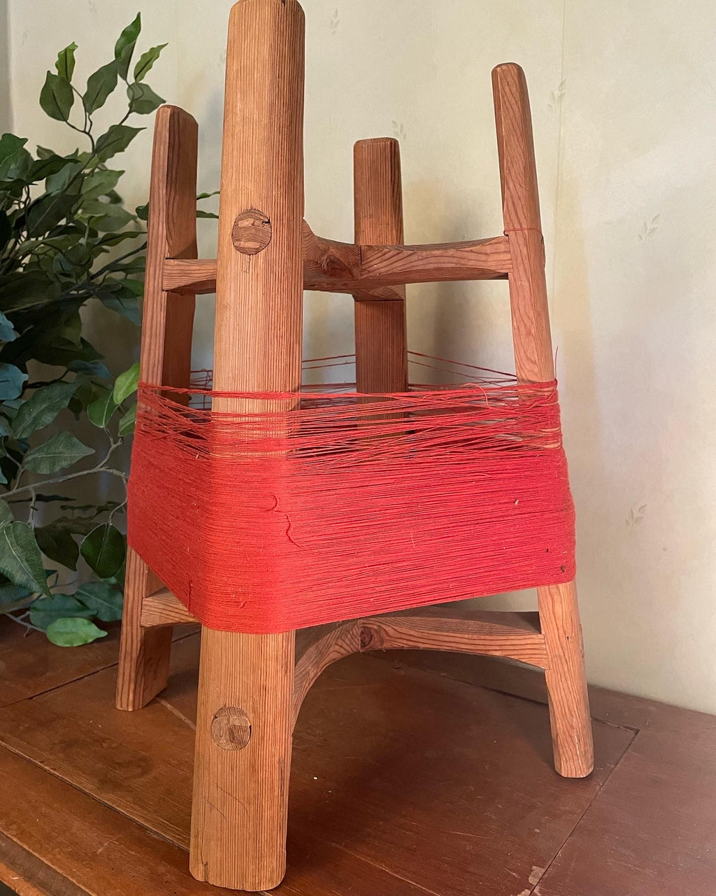 Tre st vintage garnvindor med vacker patina i fint skick.