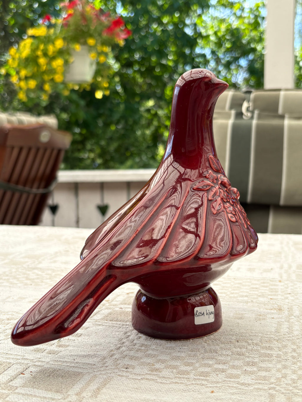 Vacker fågel i keramik. Design Rosa Ljung.