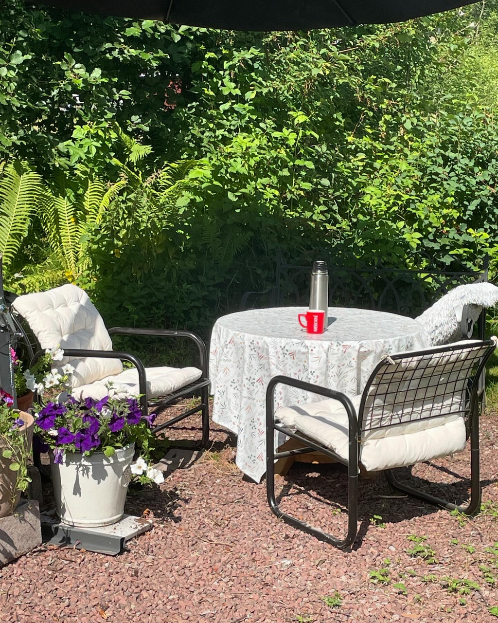 Två st retro stolar för utomhus bruk. Stolen Mölle från IKEA 1980 tal i fint skick.