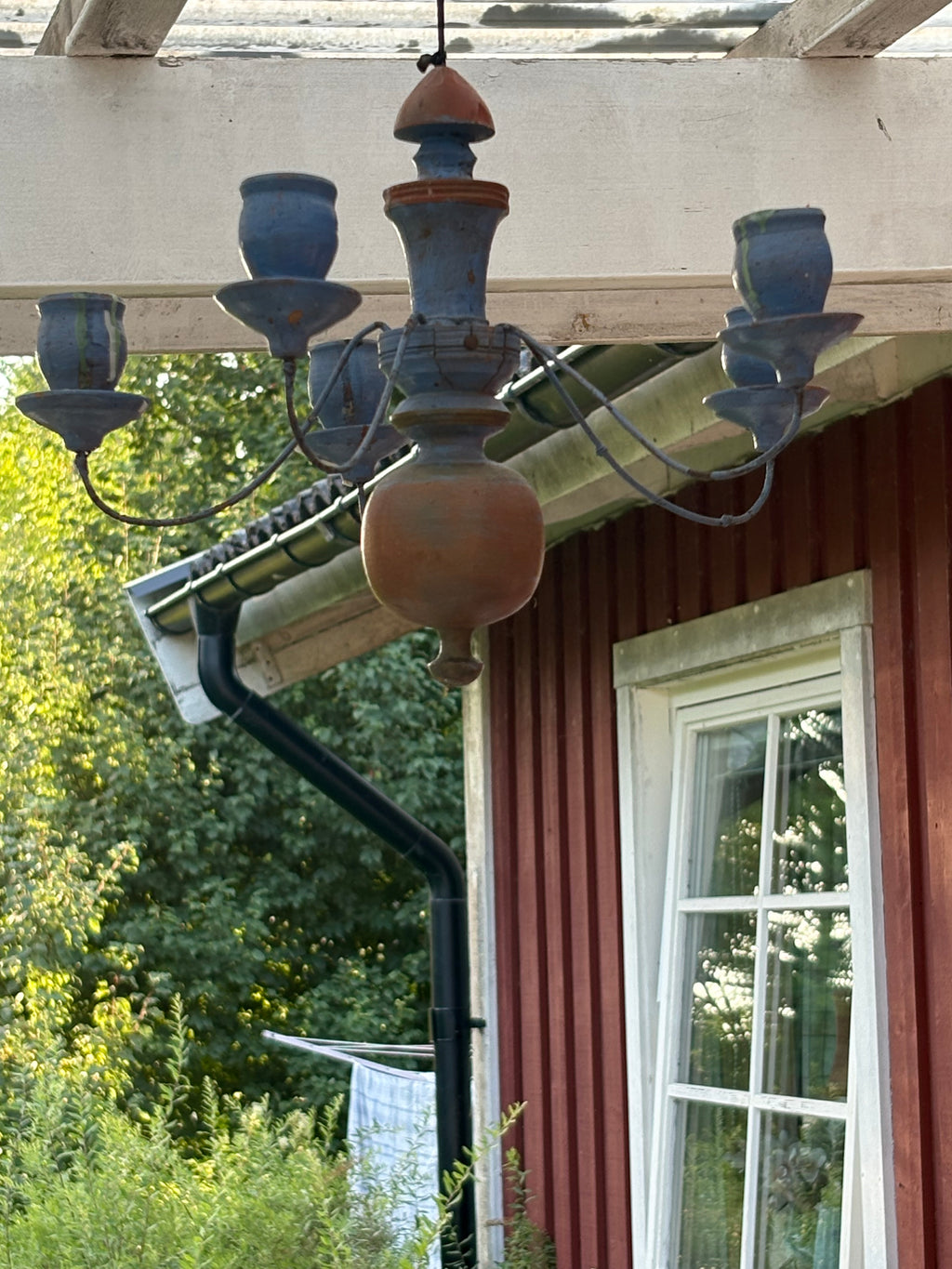 Vacker antik  takkrona i trä i allmoge tidigt 1800 tal. Klassisk Folk Art.
