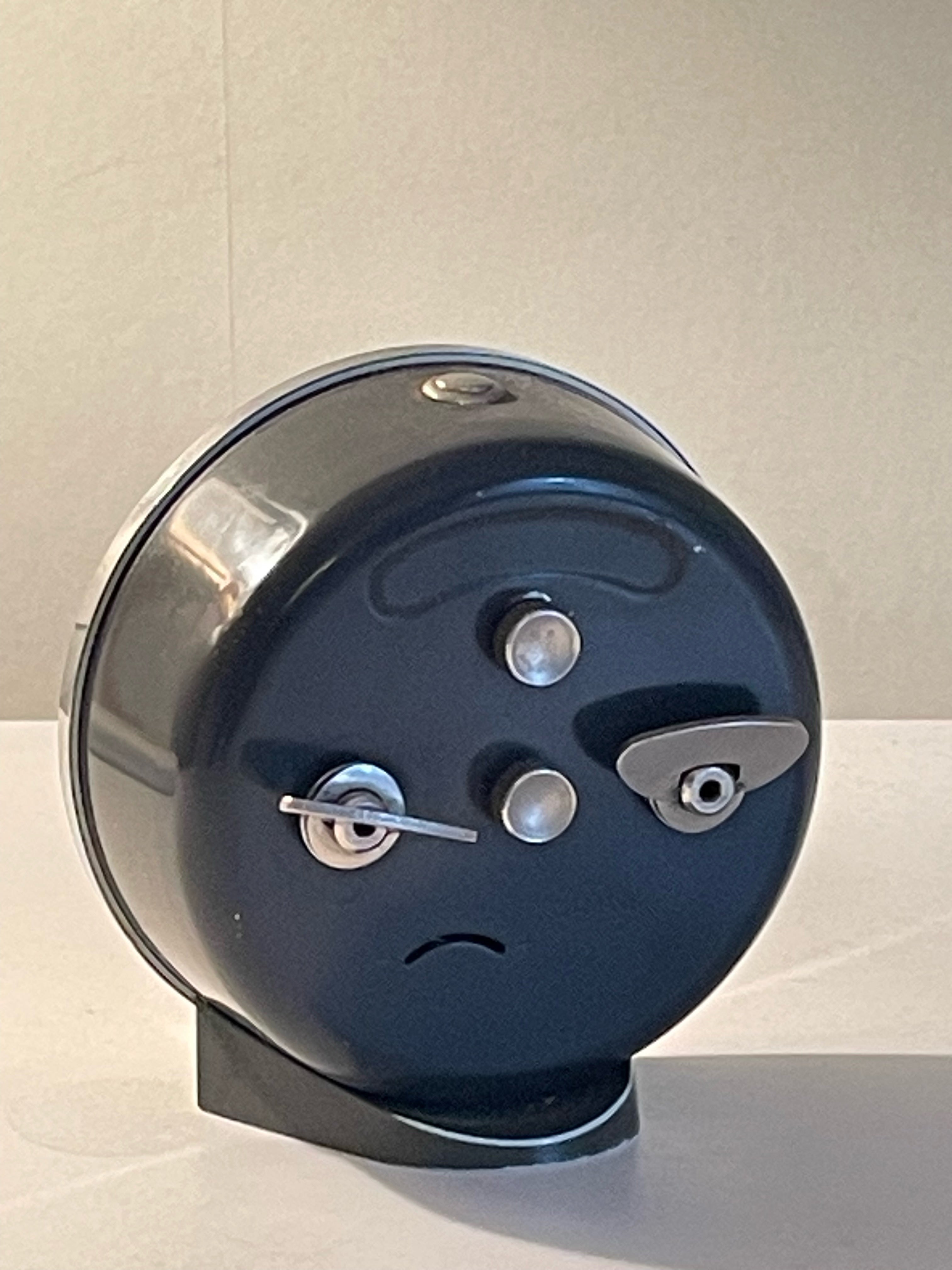 Vacker vintage väckarklocka från Junghans Trivox Silentic i nyskick.