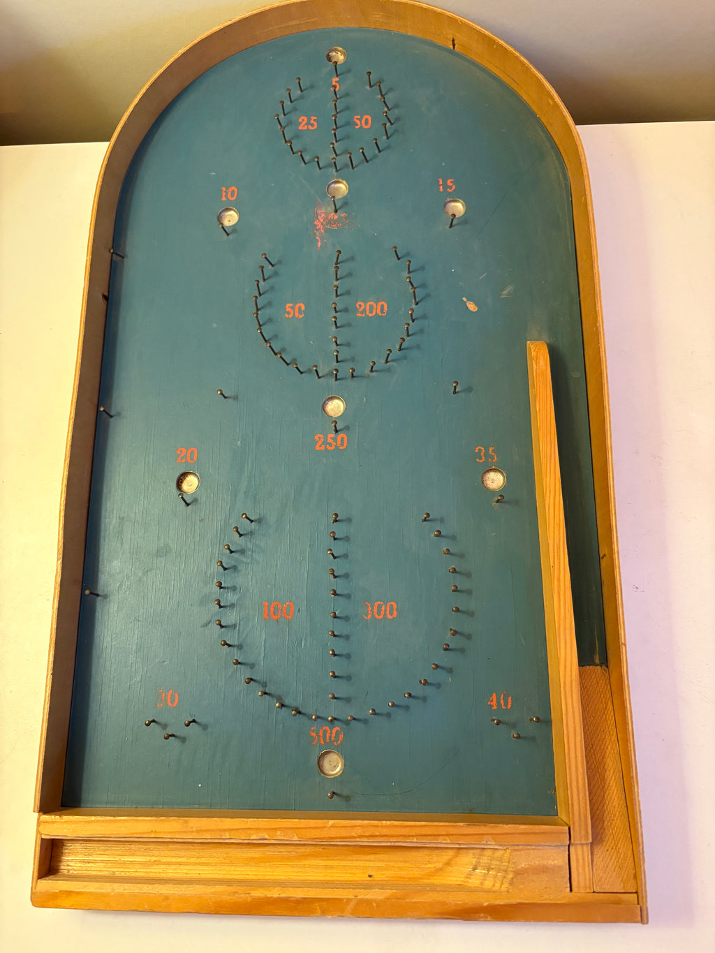 Fint vintage ” Bagatelle” spel i trä 1950/60 tal från Göran Berggrens i mycket fint skick.