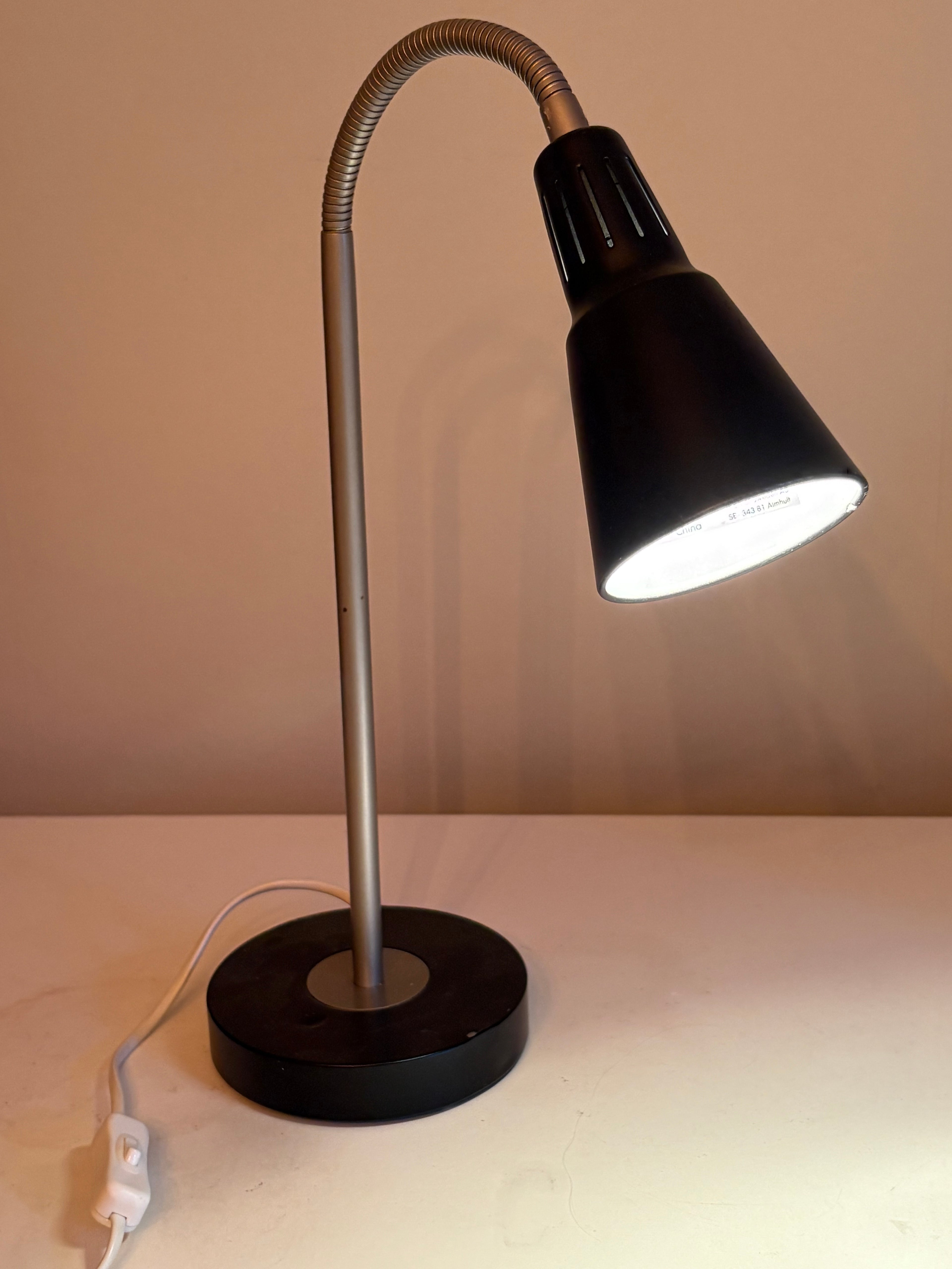 Snygg cool skrivbordslampa från IKEA 1970 tal.