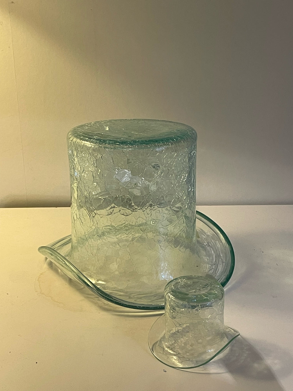 Två st vintage glashattar från Strömbergsbro glasfabrik i nyskick.