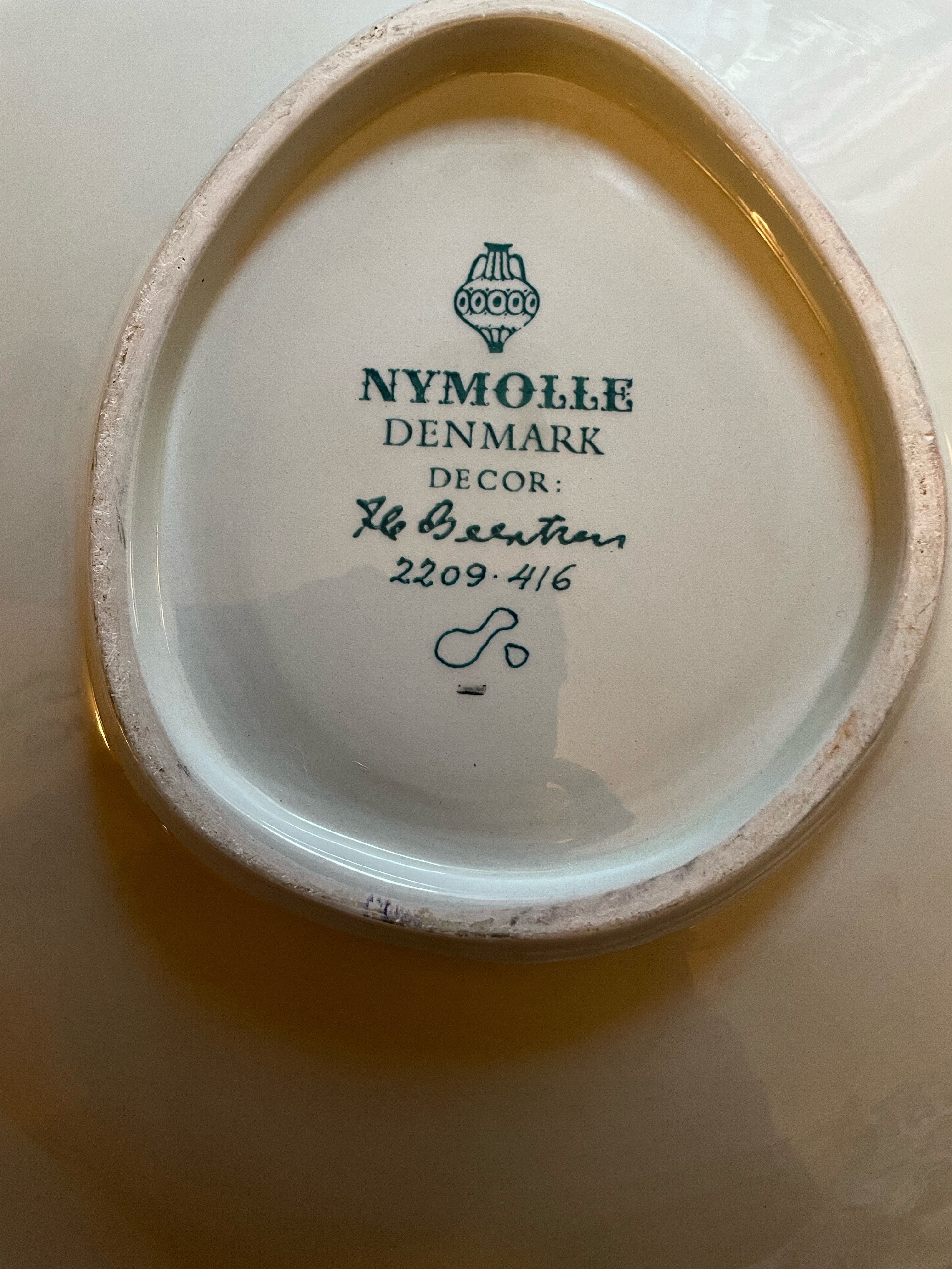 Vackert vintage fat i keramik från ” Nymölle” / Danmark Decor i nyskick.
