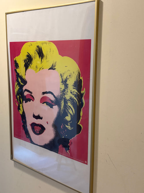 Andy Warhol inspirerad konst, tryck. Porträtt av Marilyn Monroe 1993. Andy Warhol foundation loggan finns.