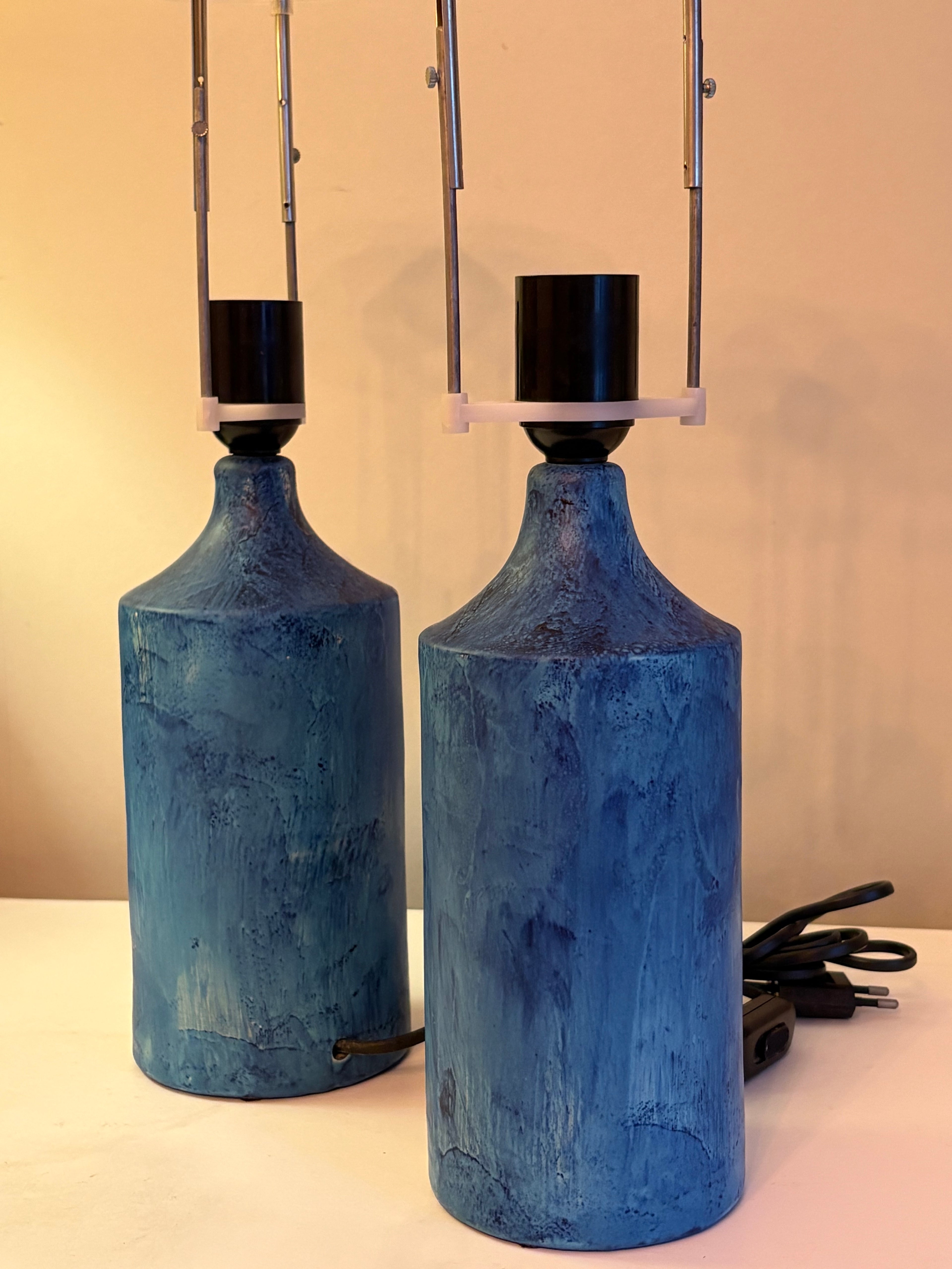 Två st vackra bordslampor i keramik från Skagen pottery / Danmark i nyskick.