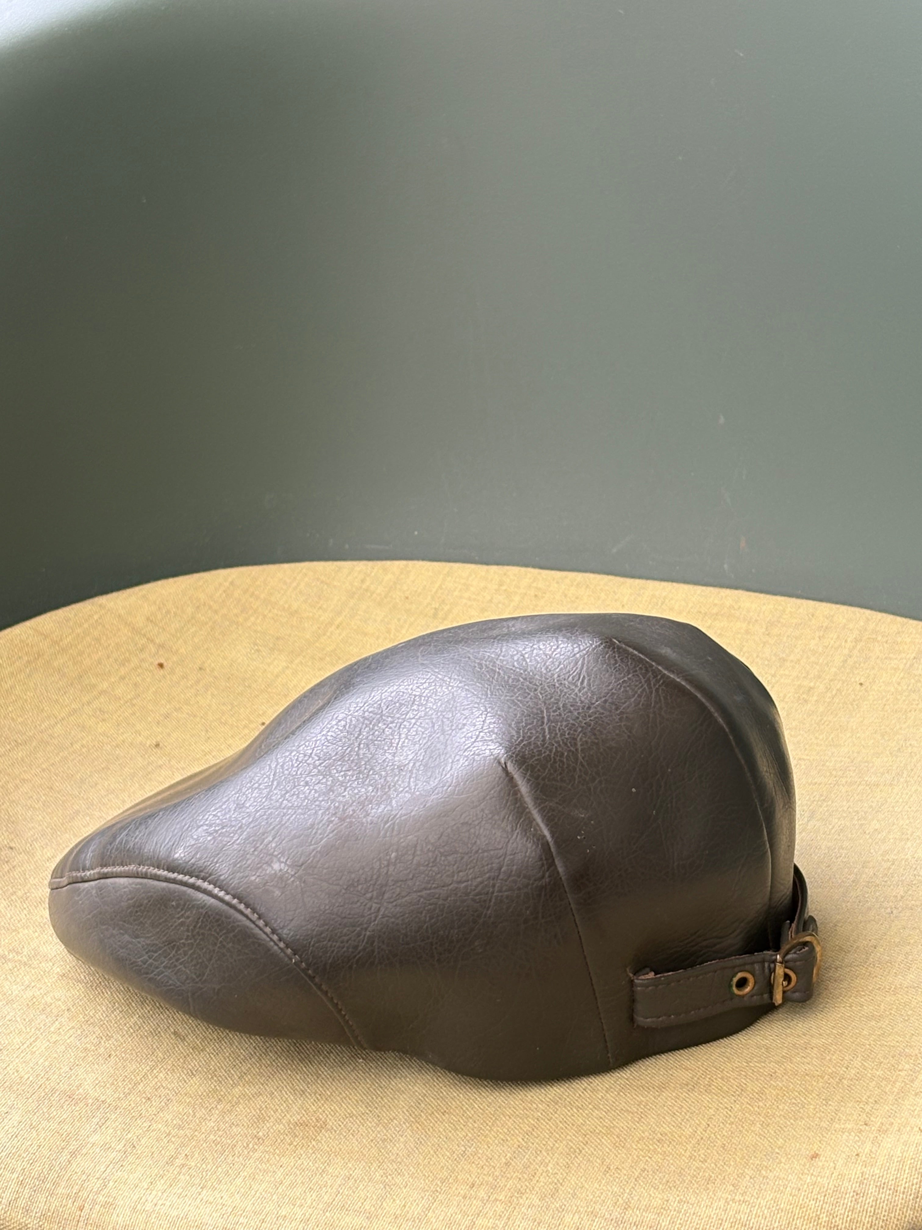 Snygg cool vintage ” flatcap” i mjukt äkta skinn 1960/70 tal.