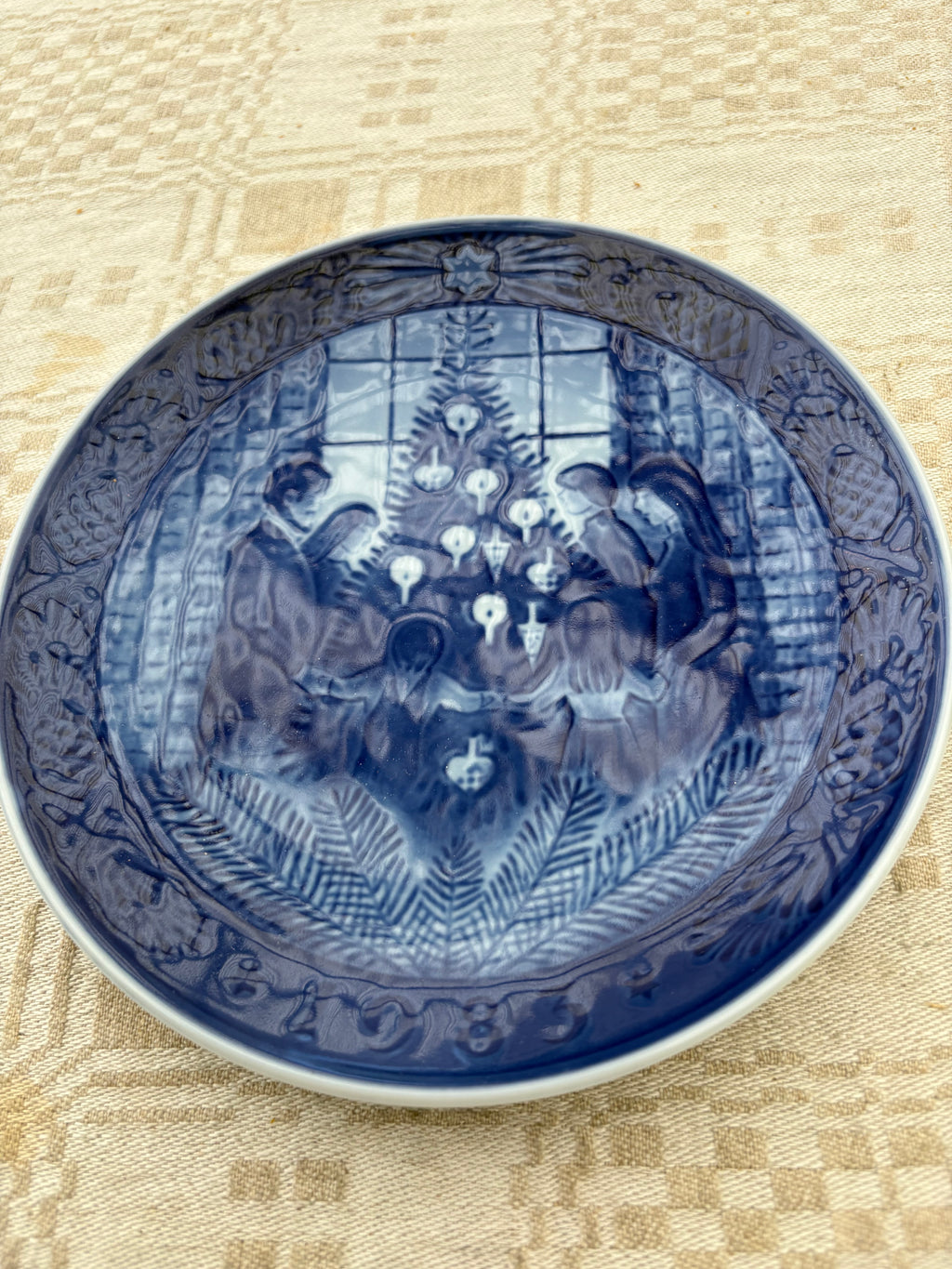 Vackra retro årstallrikar från Royal Copenhahen. Åren 1977-1984.