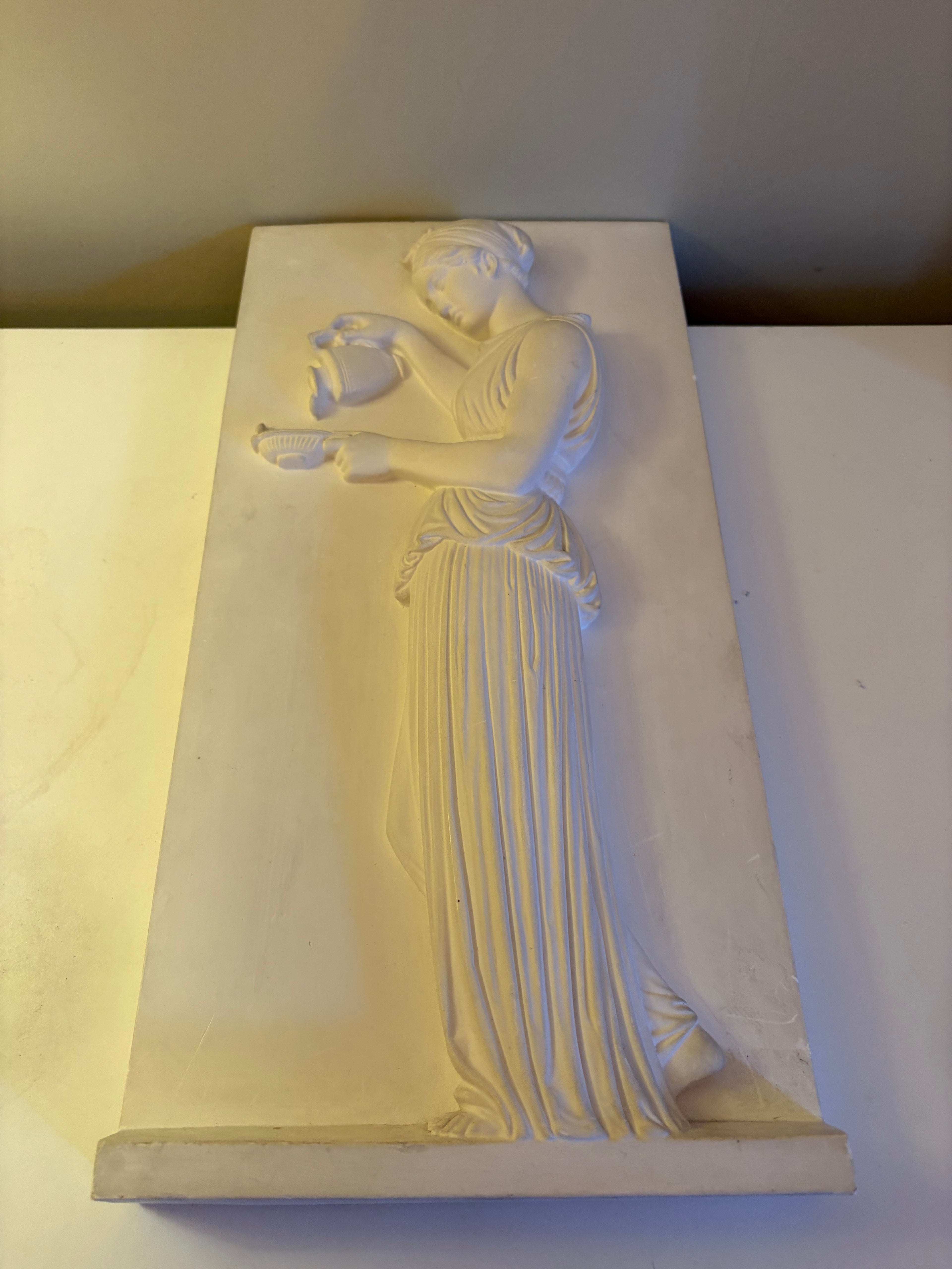 Vacker vintage gips relief ca 45 cm hög. Från Köbenhavn Eneret Lyptoteket , Carlsberg i mycket fint skick.