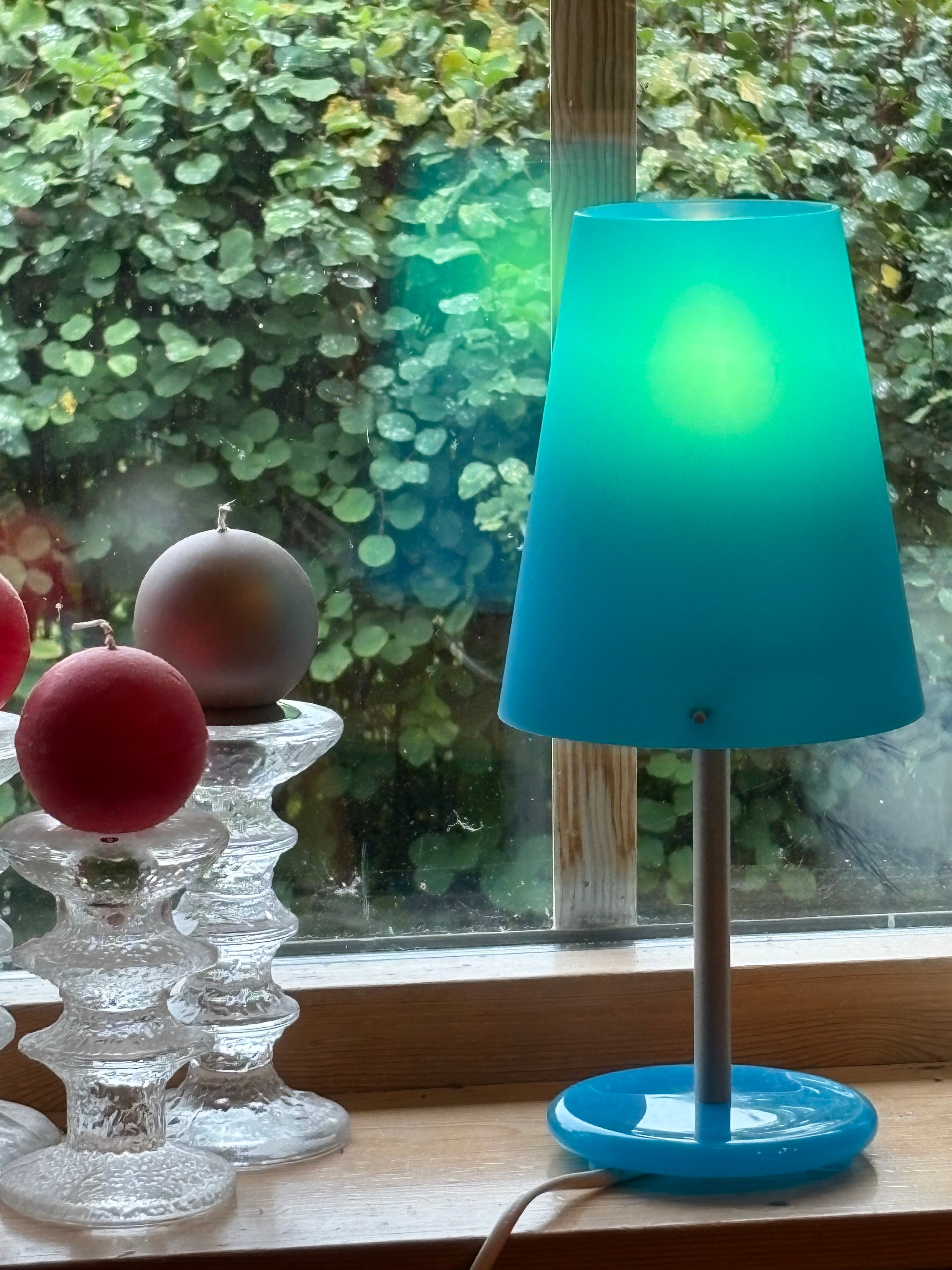 Fyra st retro bordslampor i plast från Ikea , idag redan klassiker.
