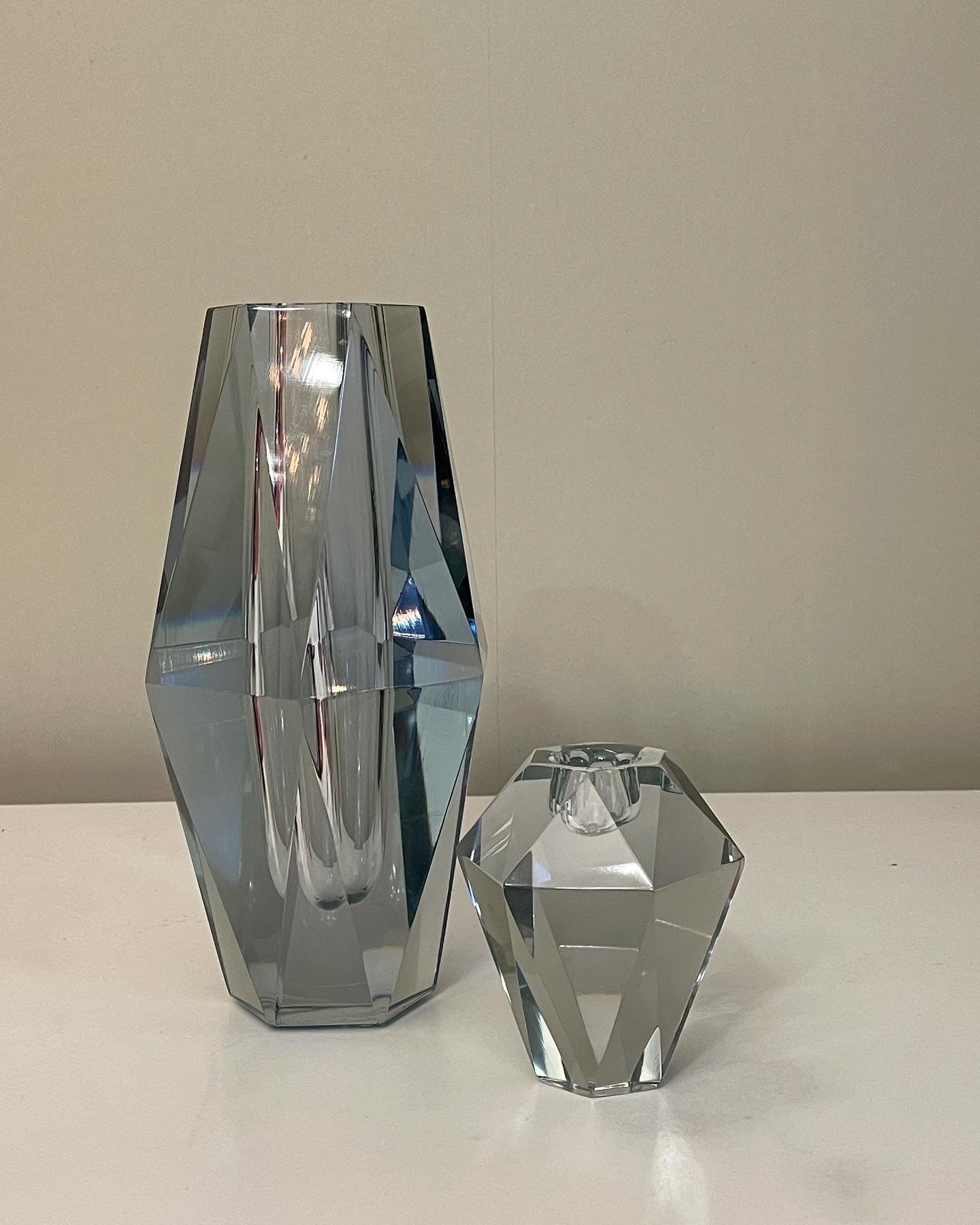 Två st antika ” Diamantvaser” designade utav Asta Strömberg från Strömbergshyttan.