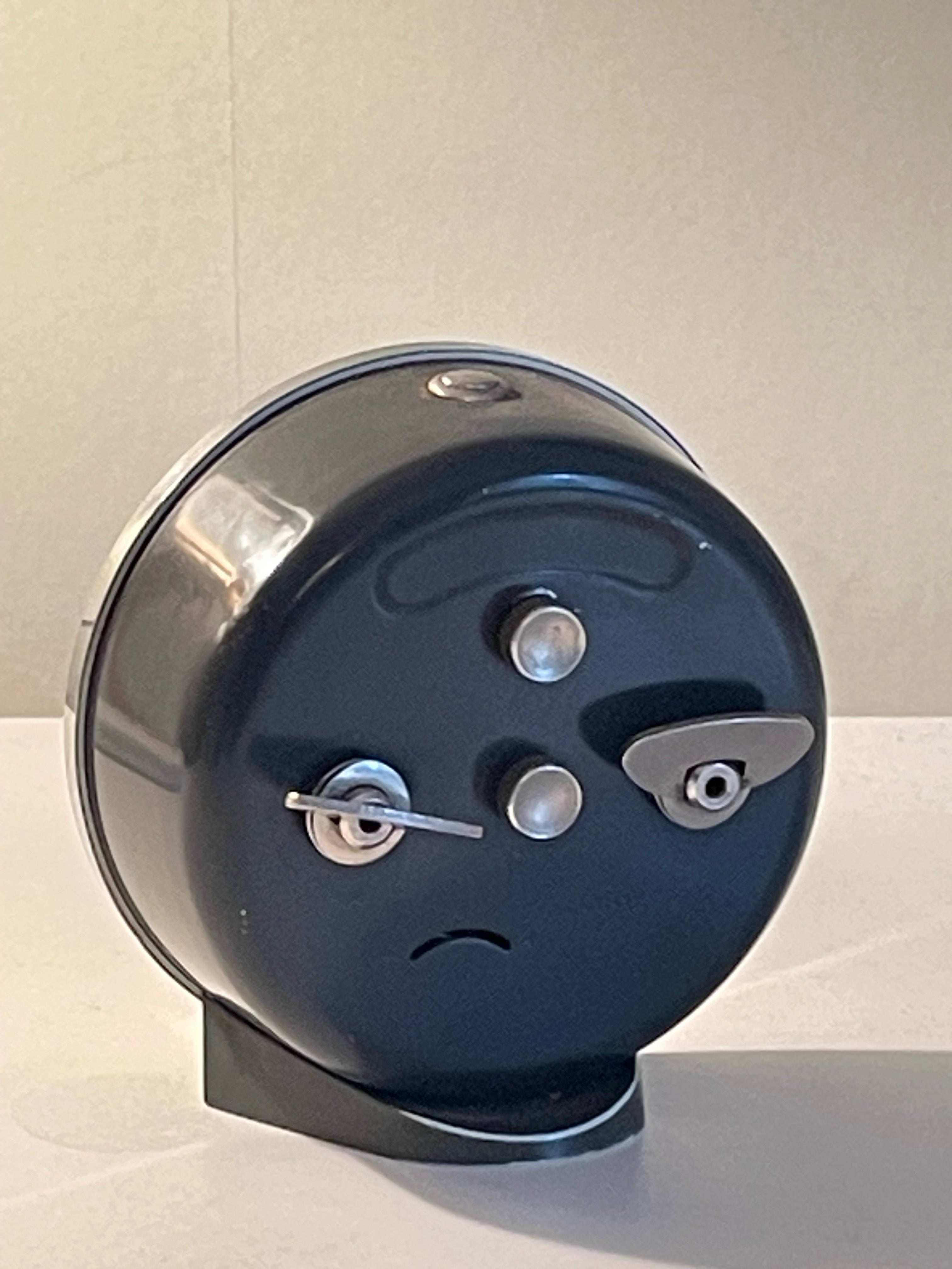 Vacker vintage väckarklocka från Junghans Trivox Silentic i nyskick.