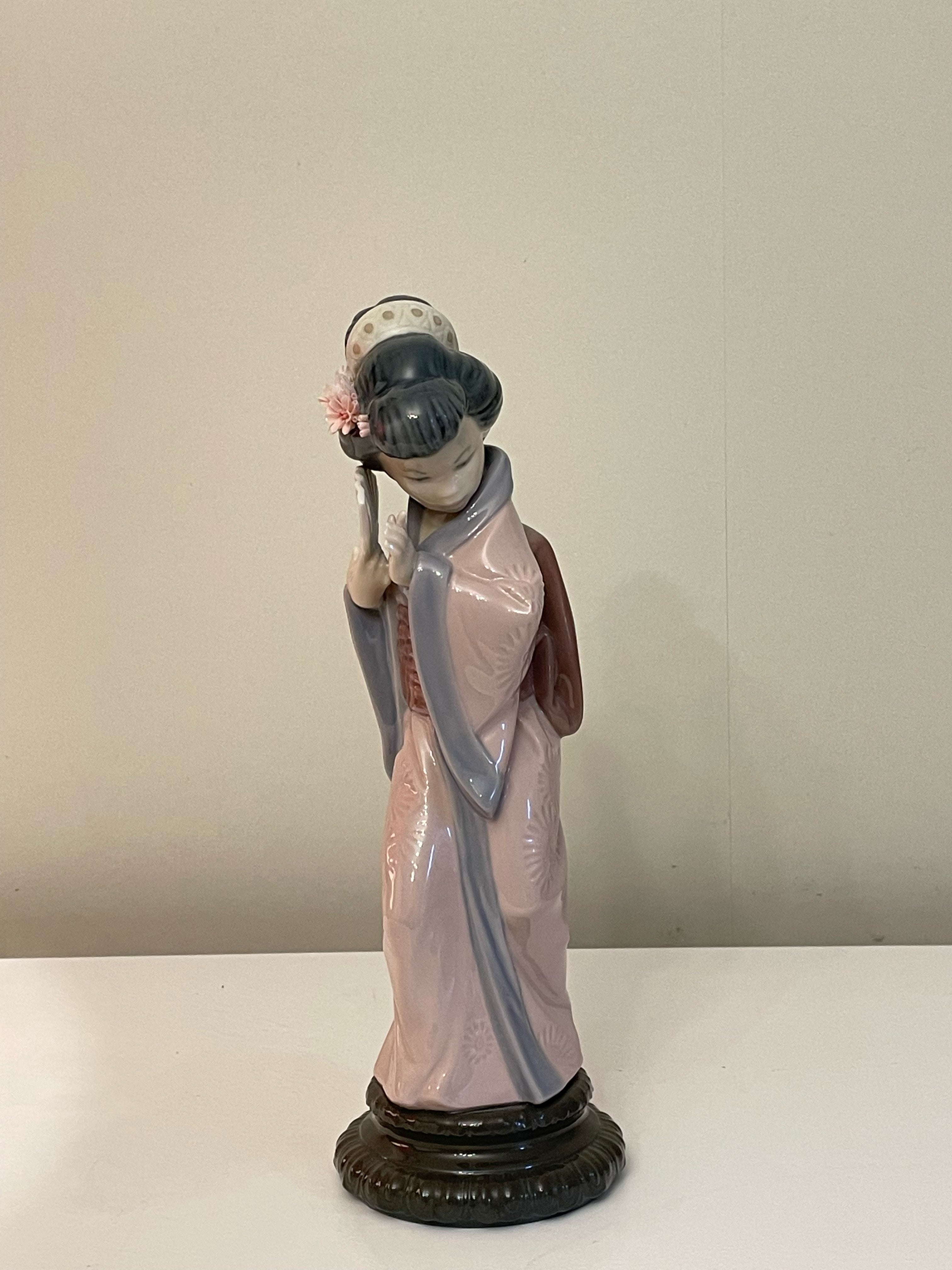 Vacker vintage porslins figurin från Spanska Ladro.