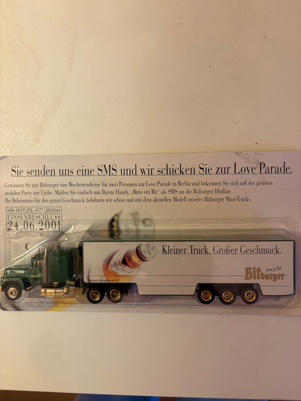 Öl lastbil, leksakslastbil Kleiner Truck Grofser Geschmack ” Bitburger” i förpackning.